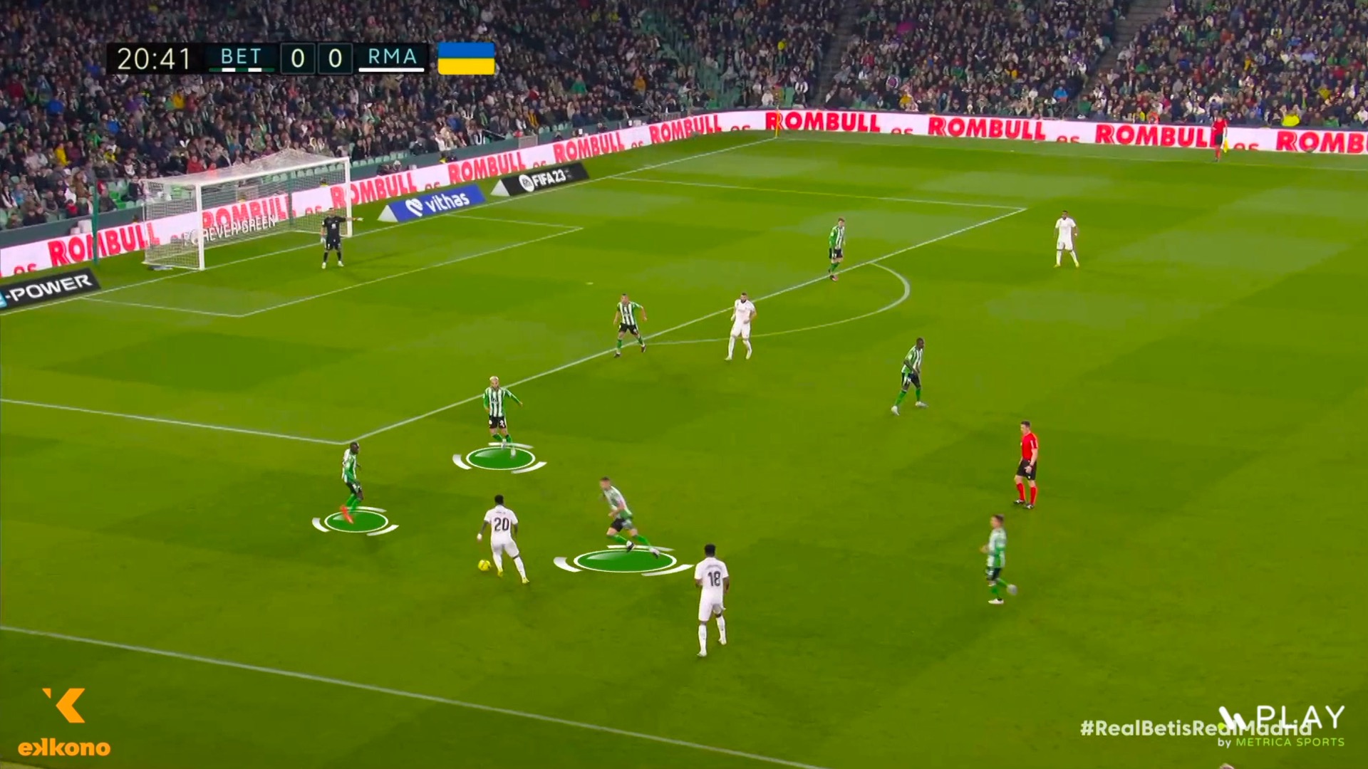 Vinicius Jr 3 Vinicius Jr. attracts up to three defenders before switching the ball to the other side and allowing his teammates to finish the action in advantage.